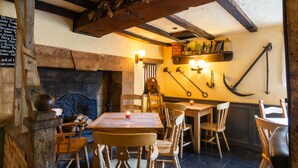 Interior detail - The Half Moon Inn and Country Lodge (Yeovil)