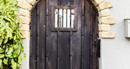 The Half Moon Inn and Country Lodge