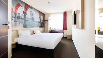 Desk, laptop workspace, free WiFi, bed sheets