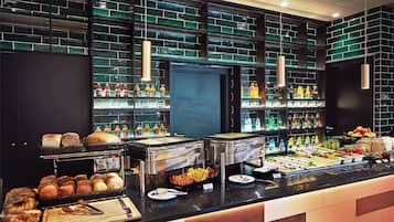 Café da manhã com buffet todos os dias (PLN 55 por pessoa)