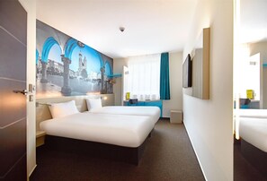 Standard Twin Room | Desk, laptop workspace, free WiFi, bed sheets
