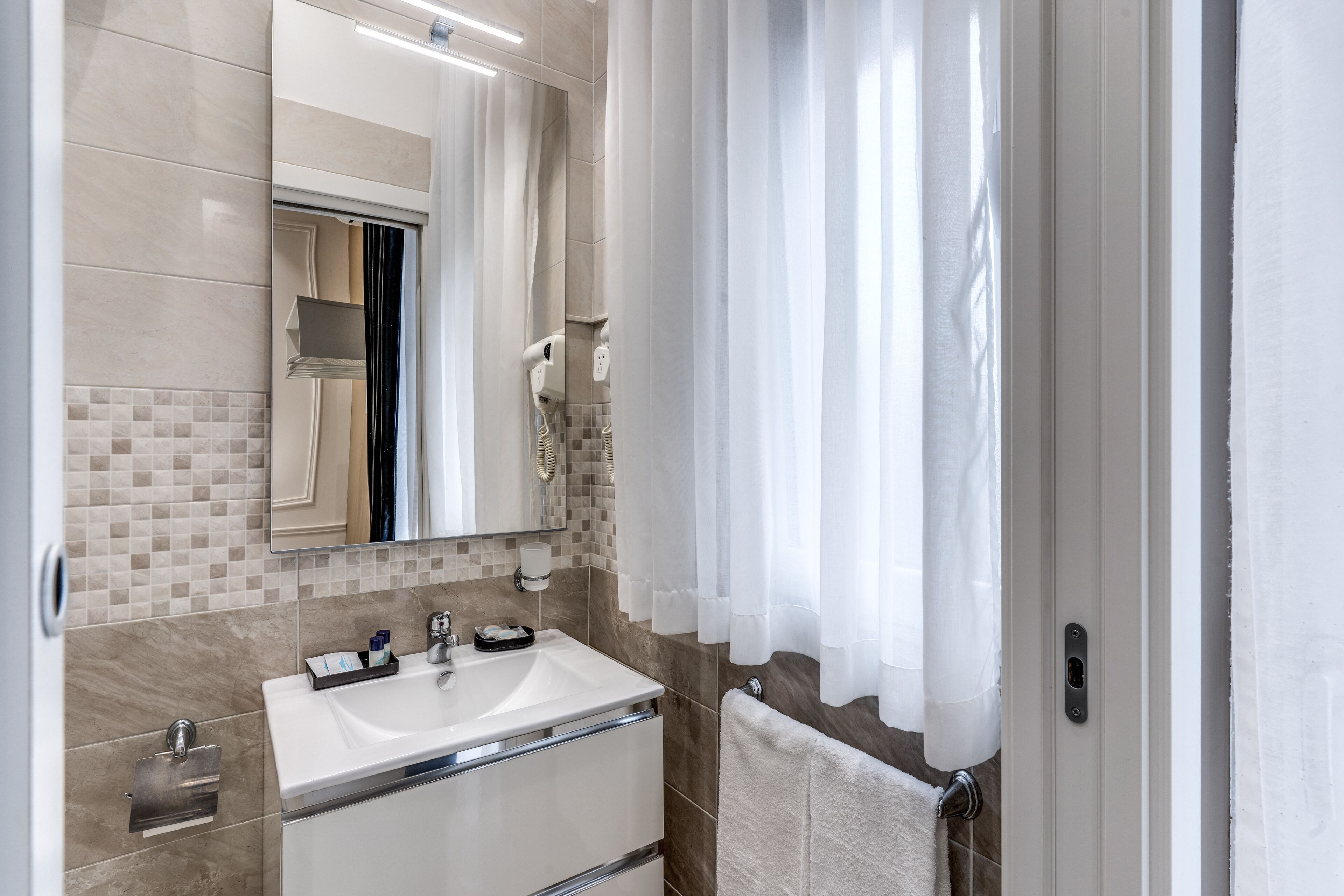 Photo - RAGGIO DI SOLE - ATAROOMS Collection