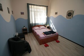 Family Room | Desk, iron/ironing board, free WiFi, bed sheets - Hostel Center Blizzzko (Kazan)