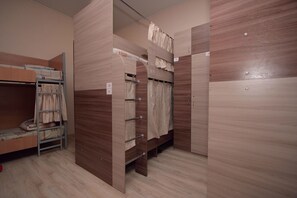 Gemeinsamer Schlafsaal, Nur Männer (12 beds) | Schreibtisch, Bügeleisen/Bügelbrett, kostenloses WLAN, Bettwäsche