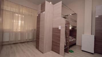 Shared Dormitory, Men only (12 beds)