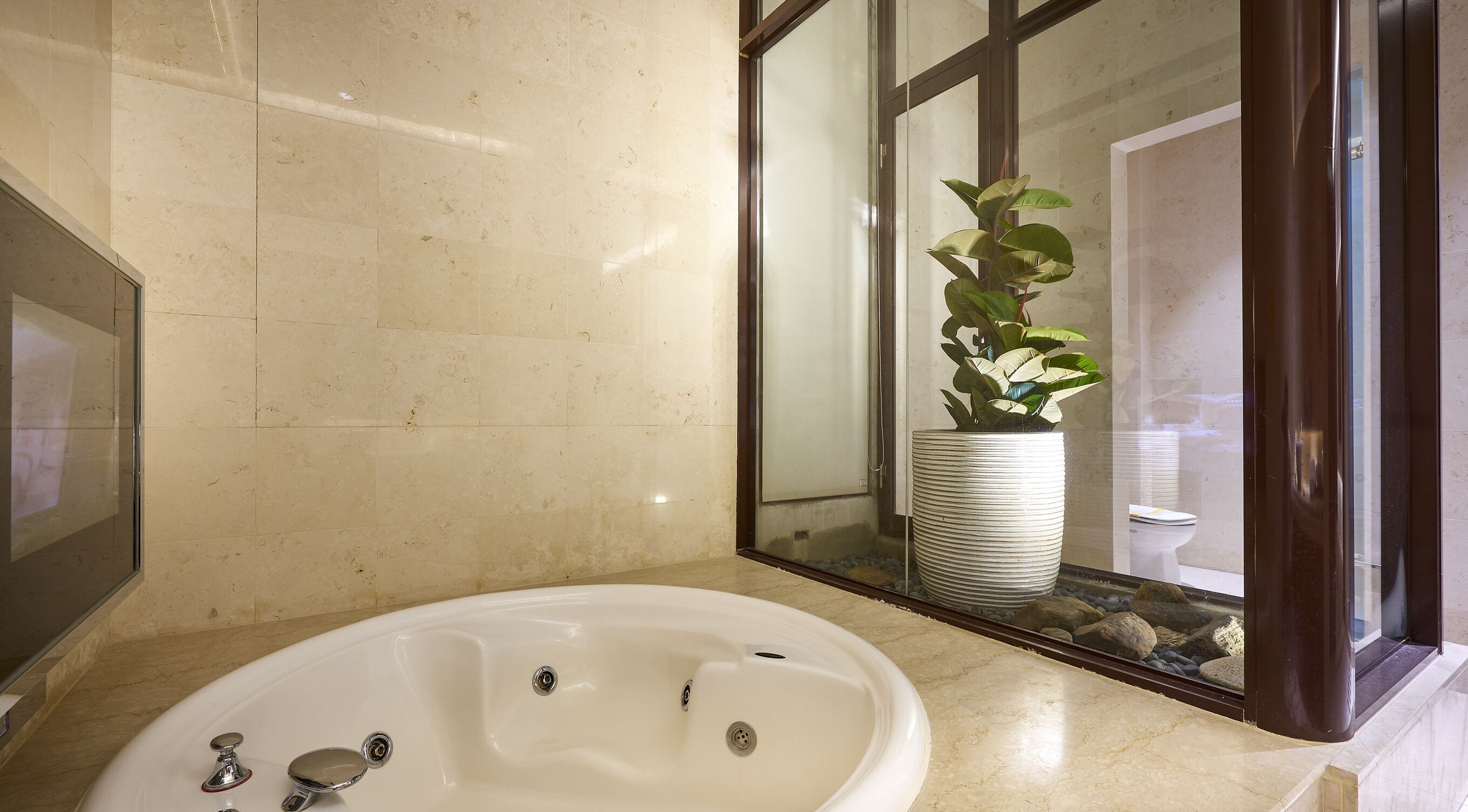 standard suite, non smoking | bathroom | separate bathtub and shower, jetted bath, hydromassage showerhead