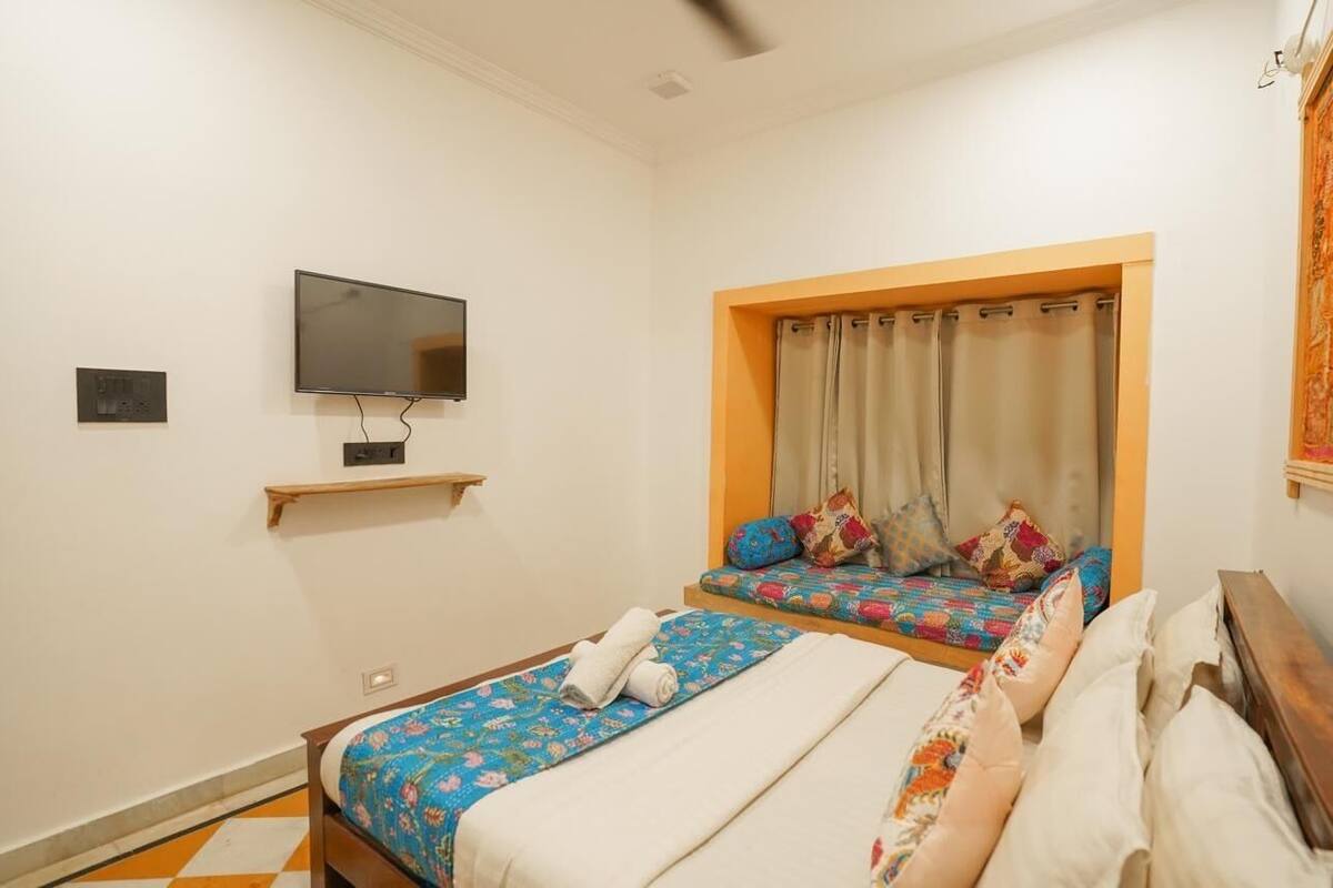 Suite familiar | Ropa de cama de alta calidad y espacio para trabajar con laptop 