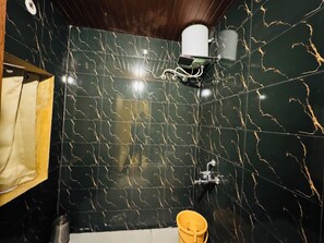 Dusche, Handtücher, Seife, Shampoo