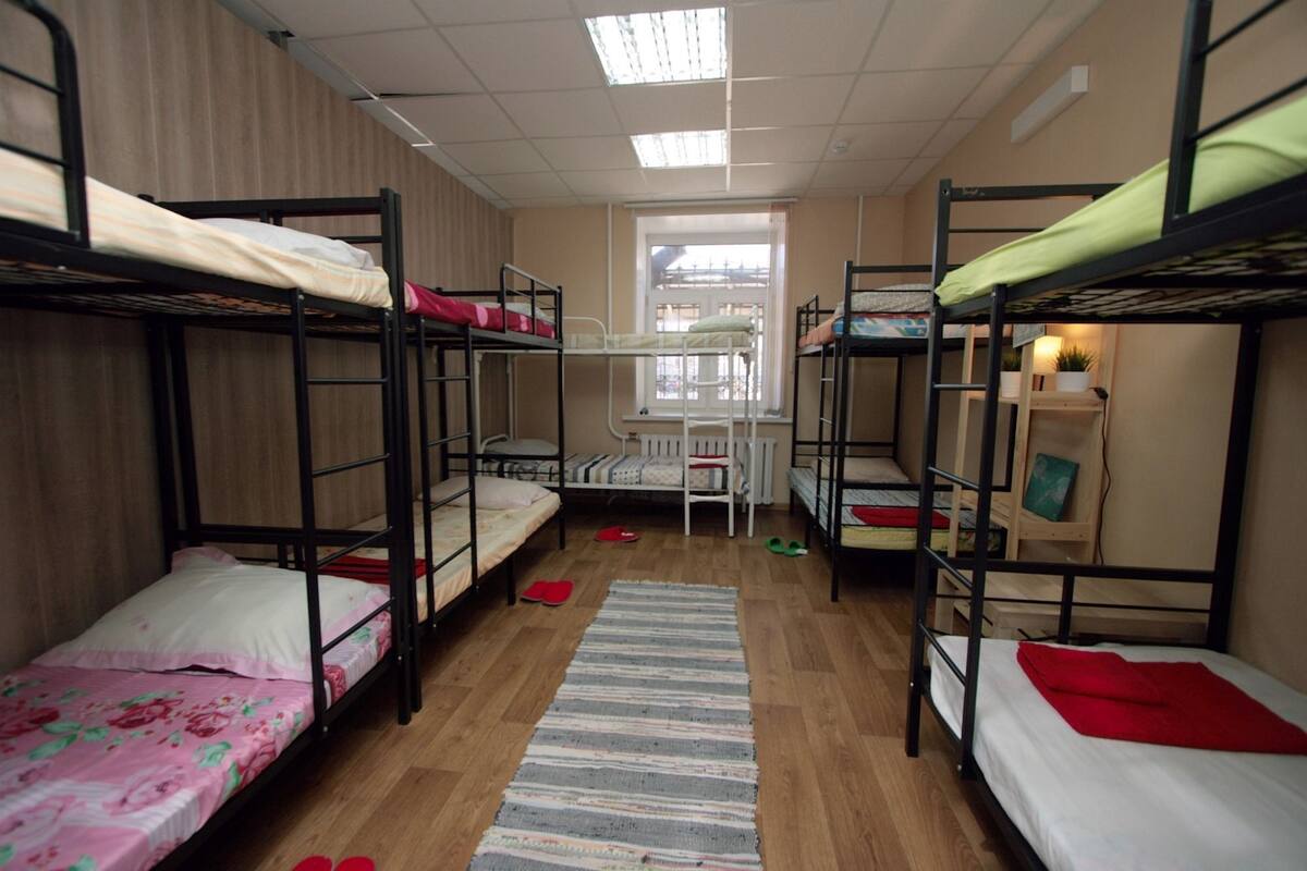 Gemeinsamer Schlafsaal, Nur Männer, Gemeinschaftsbad (10 Beds) | Bügeleisen/Bügelbrett, Zustellbetten, kostenloses WLAN