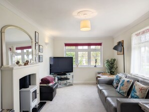Smart TV - Caedwalla House, Selsey -  an annexe that sleeps 4 guests  in 2 bedrooms (Chichester)