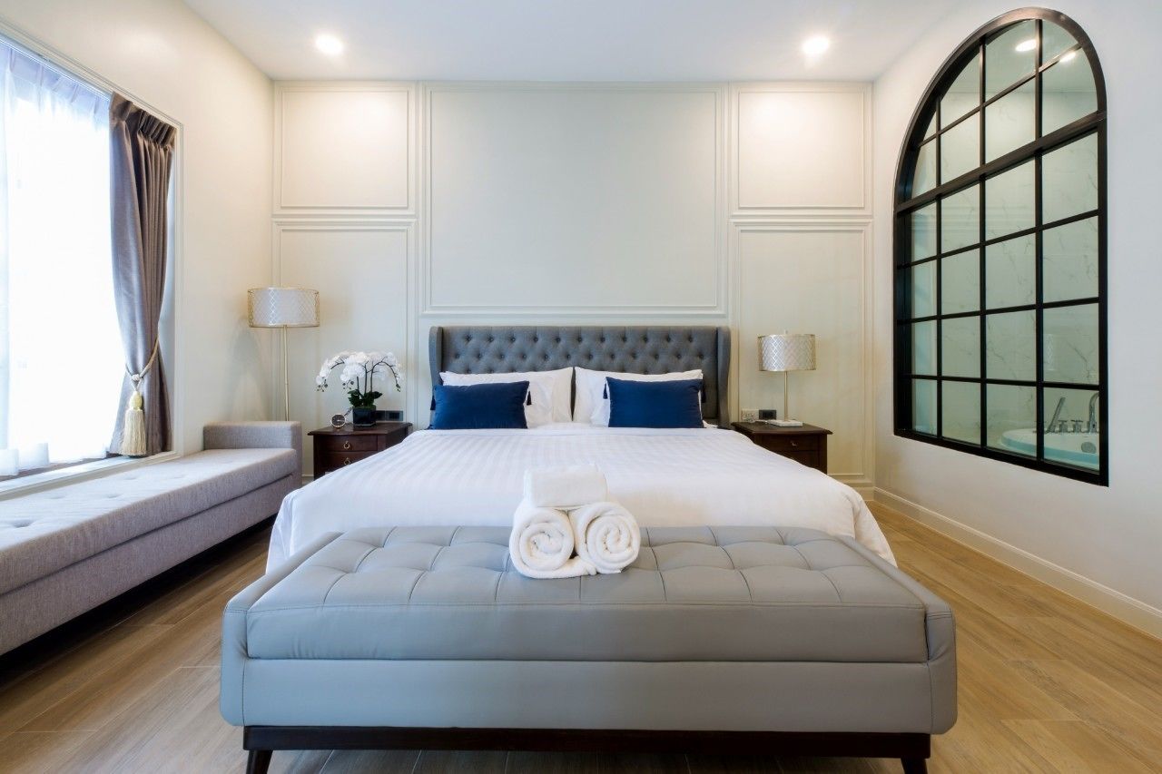 premium bedding, free minibar items, in-room safe