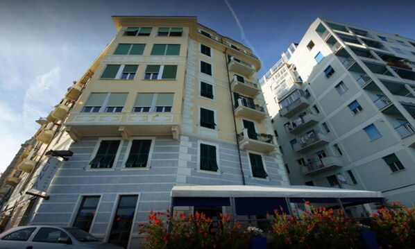 Exterior detail - Luna Rooms (Savona)