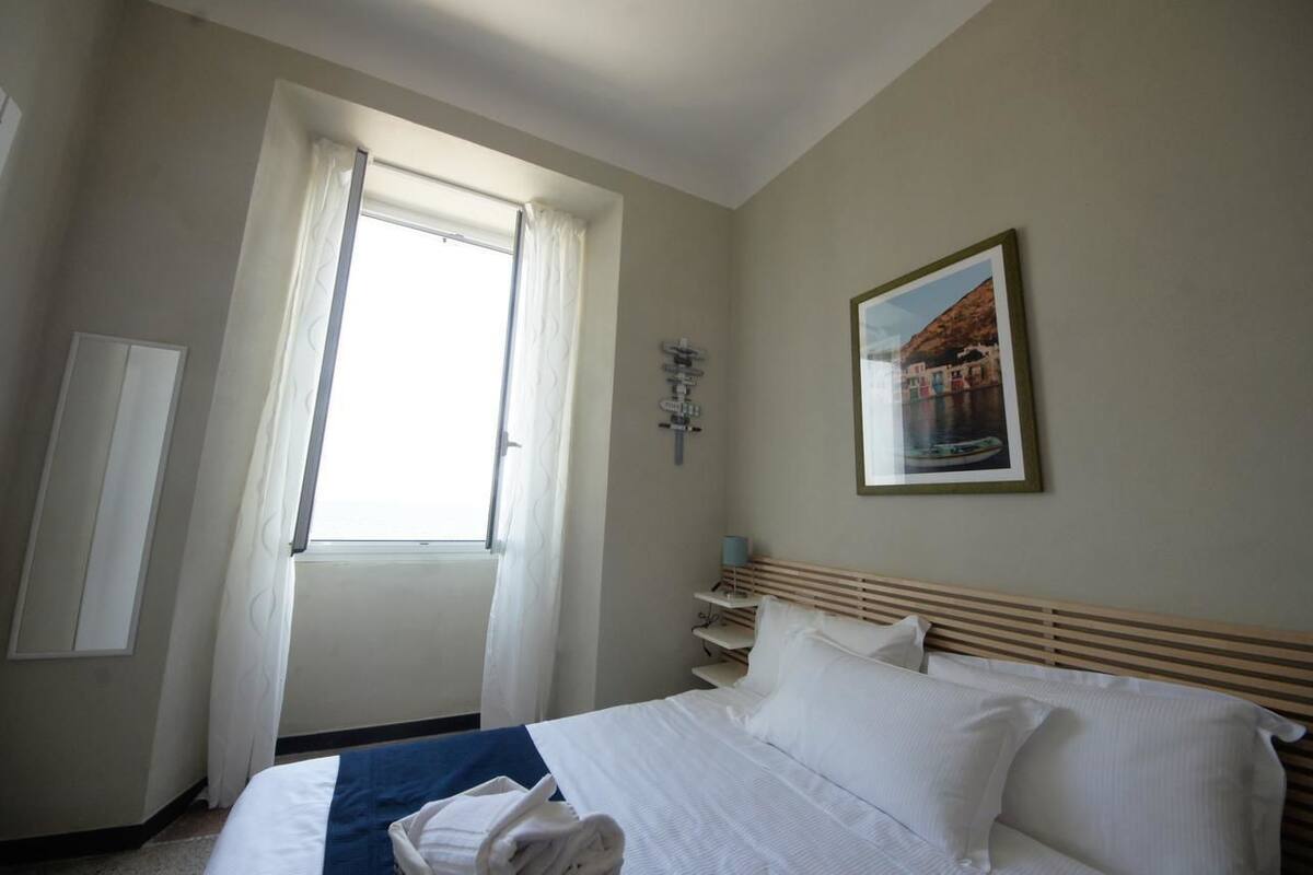 In-room safe, desk, blackout curtains, free WiFi
