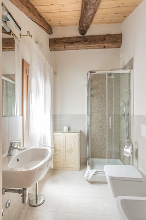 Apartment, 3 Bedrooms | Bathroom - Venezia - Santa Croce 1797 (Venice)