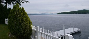 Vakre Hjem Waterfront på Winnepesaukee med Dock & Beach.