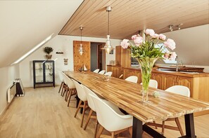 Presidential Penthouse, Multiple Beds, Non Smoking, Garden View | In-room dining - Kongernes feriepark Camping (Graested)