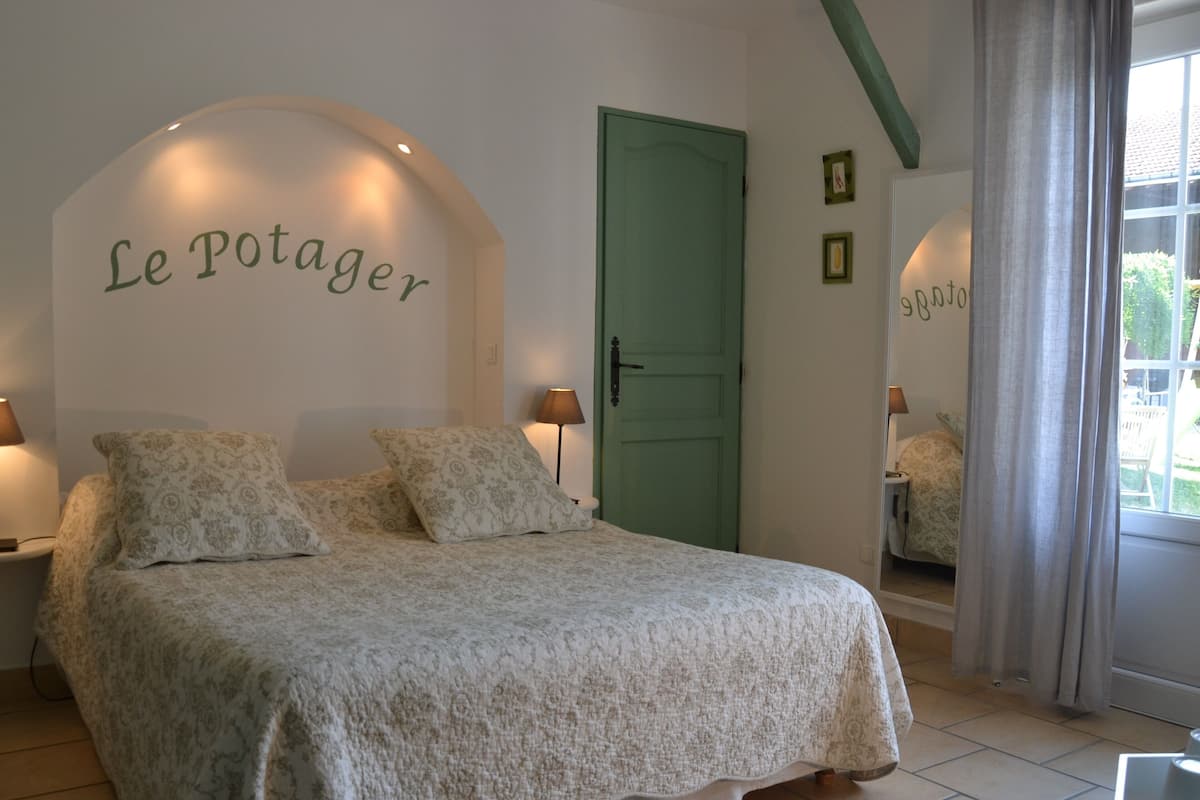 Superior Double Room, Private Bathroom, Garden View