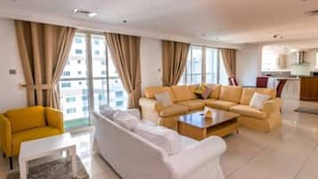 Màn/rèm cản sáng, bàn ủi/dụng cụ ủi quần áo