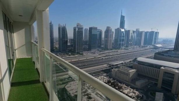 Unclassified image, 1 of 3, button - Marina (Dubai)