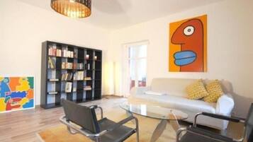 Design-Apartment, Mehrere Betten, Nichtraucher | Wohnzimmer | Flachbildfernseher