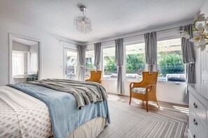 4 bedrooms, iron/ironing board, free WiFi, bed sheets