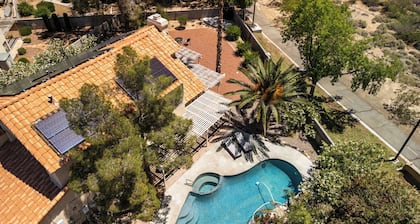 Mntn VIEW! Private Expansive Yard. Htd POOL, SPA BBQ, Pets OK