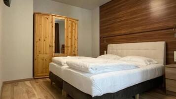 Soundproofing, free WiFi