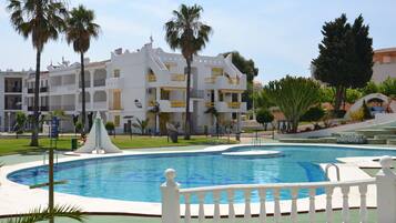 3 outdoor pools