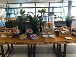 Free daily buffet breakfast