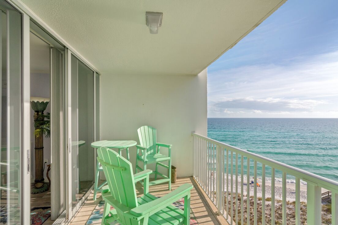 Free Beach Setup with Shoreline Towers Unit 1073