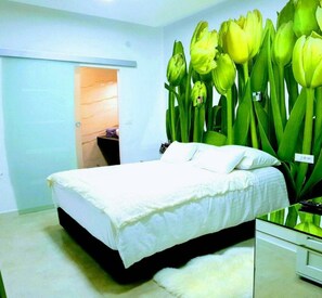 Blackout curtains, free WiFi, bed sheets