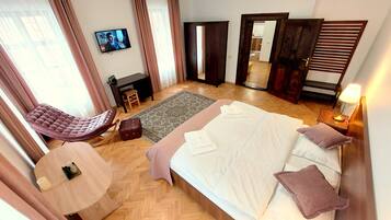 Comfort appartement, 1 queensize bed met slaapbank | 1 slaapkamer, individueel gedecoreerd, individueel gemeubileerd