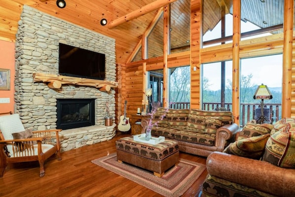 Smart TV, fireplace