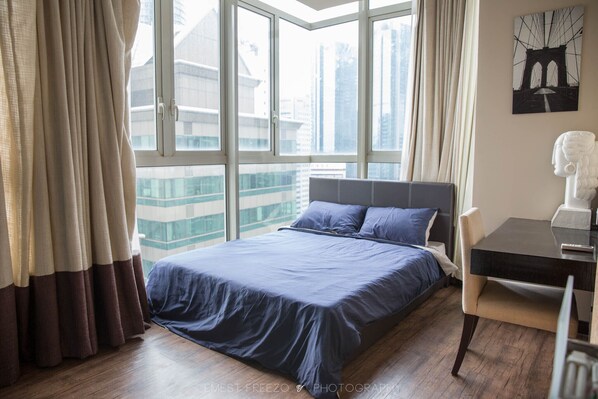 2 bedrooms, iron/ironing board, internet, bed sheets