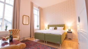 Kahden hengen deluxe-huone | Työpöytä, äänieristys, silitysrauta/-lauta, ilmainen Wi-Fi