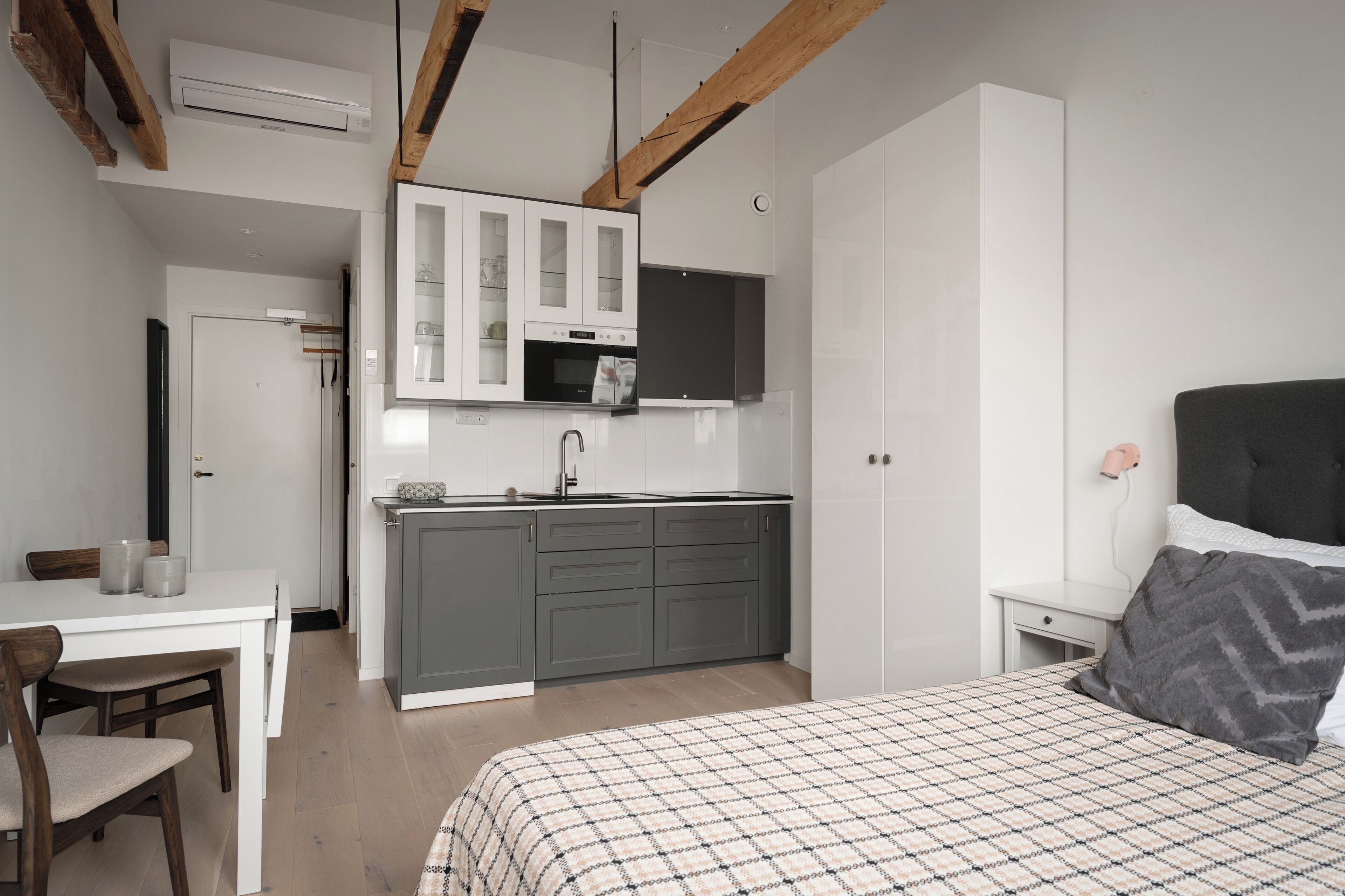 Studio Business - 1 queensize-säng | Ljudisolering, strykjärn/strykbräda, gratis wi-fi och sängkläder