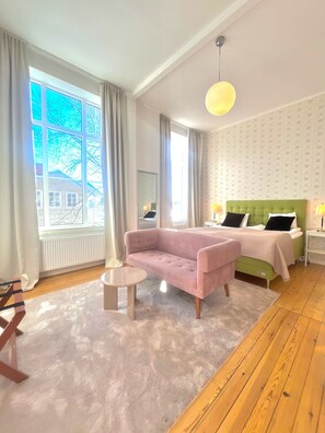 Dobbeltrom – premium, 1 queensize-seng | Lydisolert, strykejern/-brett, wi-fi (inkludert) og sengetøy