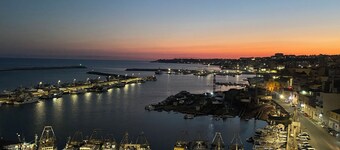 The Artist-Dreamer's House: 120 square meters among art, sea, history and food and wine