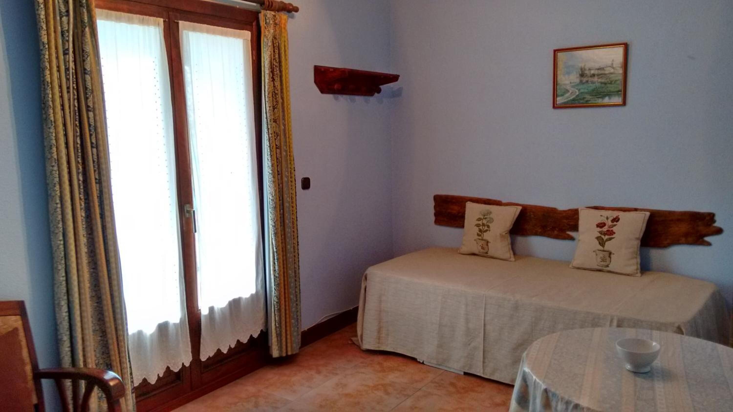 Decoración individual, mobiliario individual, cortinas opacas