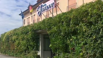 숙박 시설 입구