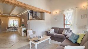 Villa, 4 Schlafzimmer, eigener Pool | Wohnbereich