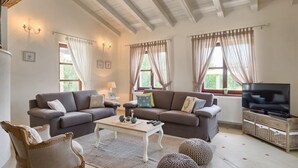 Villa, 4 Schlafzimmer, eigener Pool | Wohnzimmer