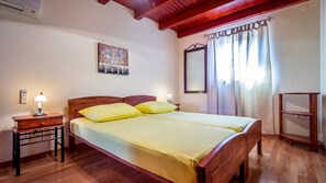 2 bedrooms, desk, soundproofing, free cribs/infant beds - Villa Olives (Marcana)