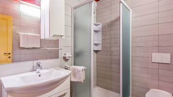 Villa, 6 Schlafzimmer, eigener Pool | Badezimmer | Kostenlose Toilettenartikel, Haartrockner, Handtücher, Toilettenpapier