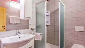 Villa, 6 Bedrooms, Private Pool | Bathroom | Free toiletries, hair dryer, towels, toilet paper - Villa Orange (Marcana)