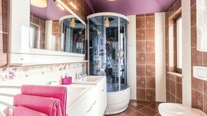 Villa, 4 Bedrooms, Private Pool | Bathroom | Separate tub and shower, hair dryer, towels, toilet paper - Villa Amour (Vodnjan)