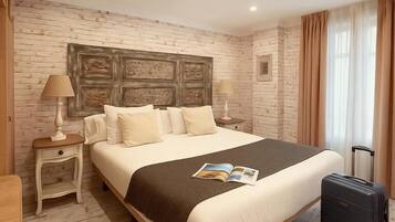 1 bedroom, Egyptian cotton sheets, premium bedding, in-room safe