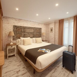 1 bedroom, Egyptian cotton sheets, premium bedding, in-room safe - Apartamentos Sevilla Palace (Seville)