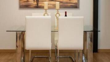 Lägenhet Deluxe - uteplats - utsikt mot trädgården (2nd Level) | Restauranger