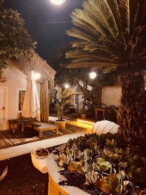 Façade de l’hébergement – soirée/nuit